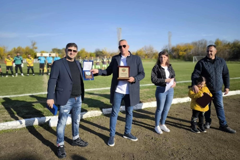 80 години организиран футбол празнуваха на стадион „Асен Гаргов