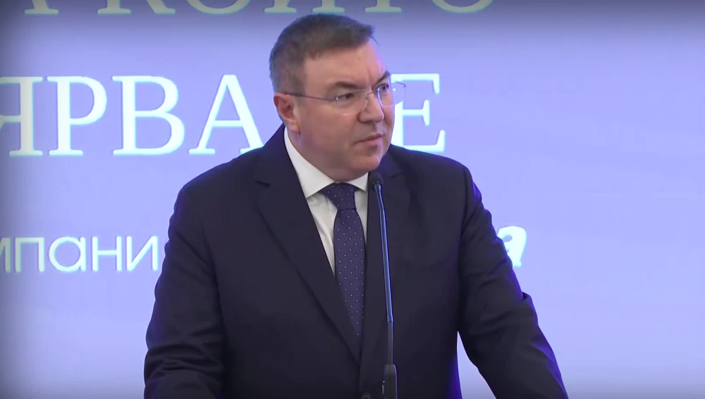 Костадин Ангелов: Парите за заплатите на младите лекари са осигурени