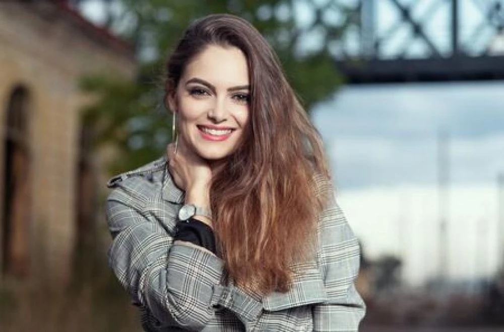 Министър Боршош стана дядо, дъщеря му Радина роди син