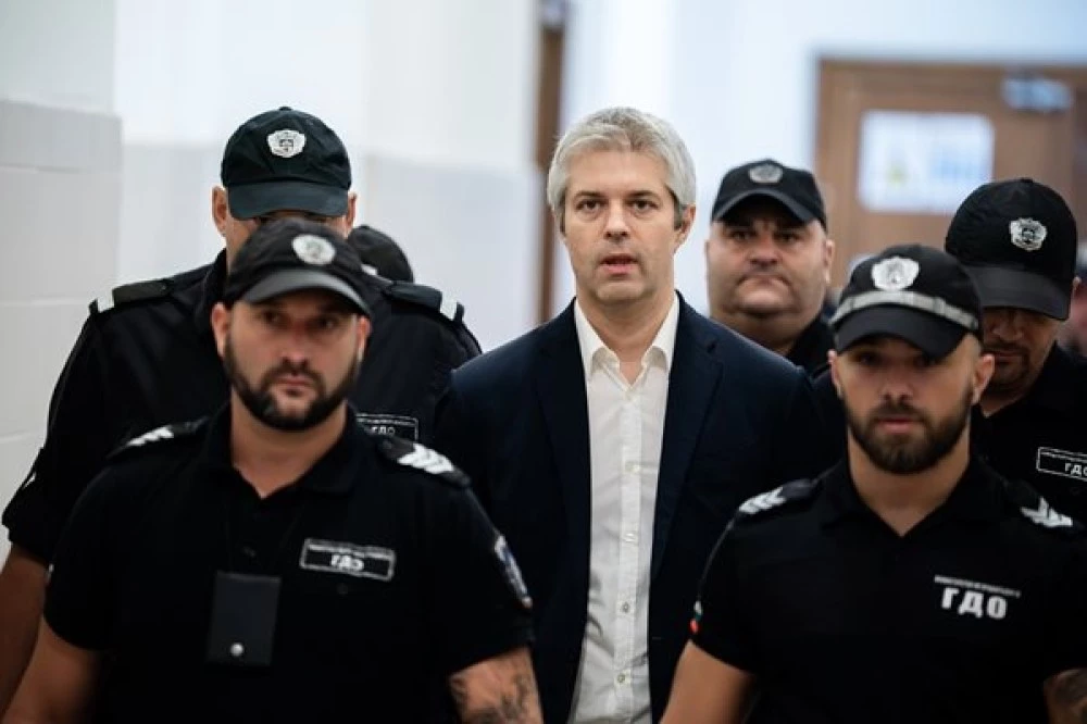 Преместиха Благомир Коцев и Никола Барбутов от ареста в Софийския затвор