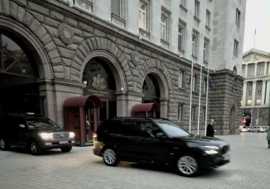 Калин Стоянов: Радев използва шкодата само пред публика, пътува с кортеж и ново БМВ