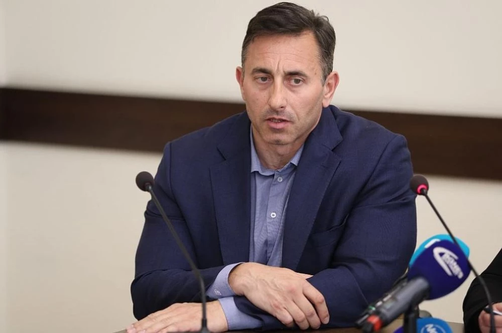 Румен Спецов пред колектива на Лукойл: Работните места ще бъдат запазени, производственият процес няма да бъде нарушен