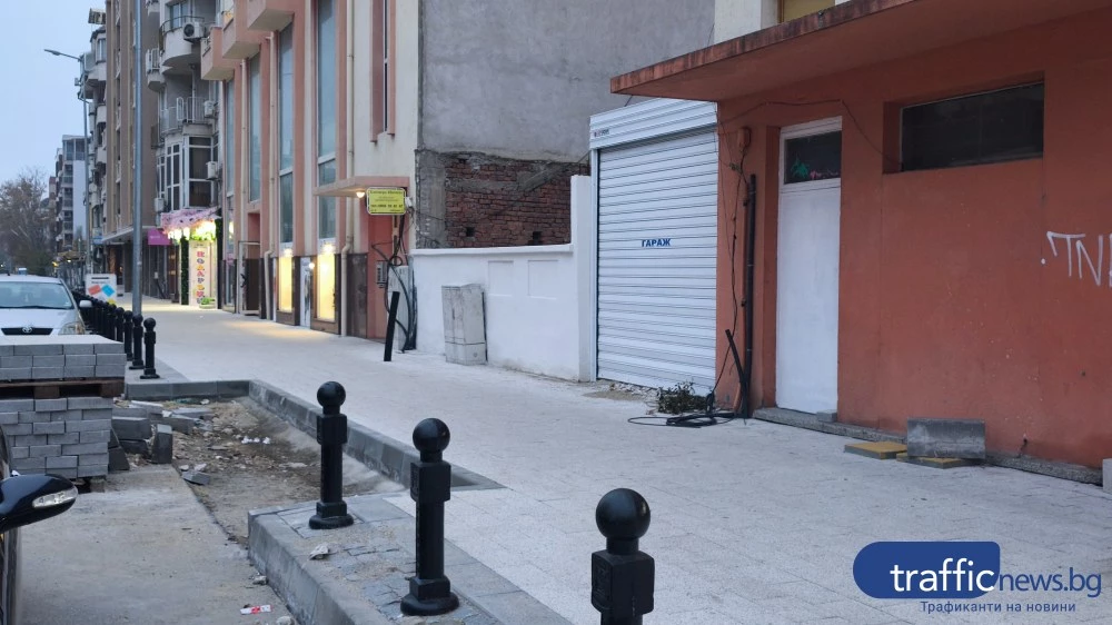 Бордюр вместо вход: Пловдивчанка остана със „заключен гараж