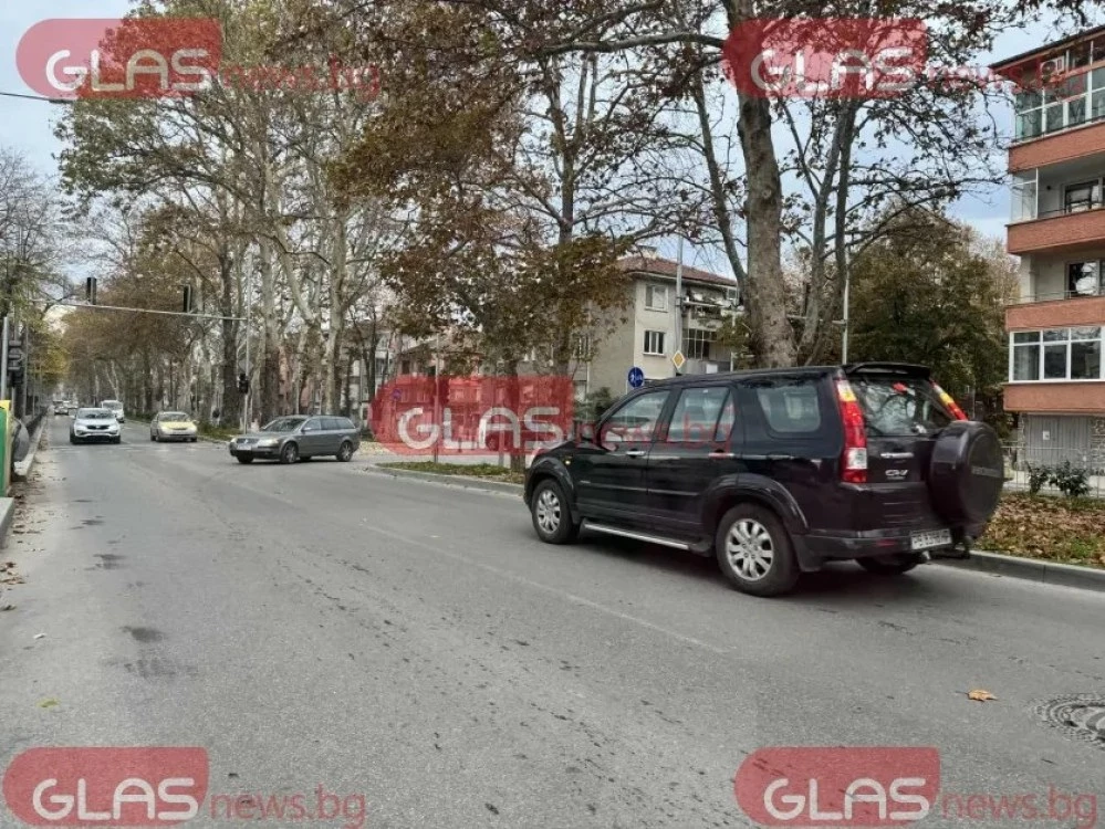 Пловдивски джип влезе в насрещното и блокира булевард в Смирненски в час пик СНИМКИ