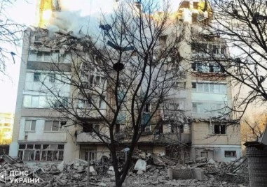 Броят на жертвите при руски удари в Тернопил достигна 25