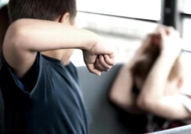 Деца съставят ценоразпис с различни видове насилие за поръчители