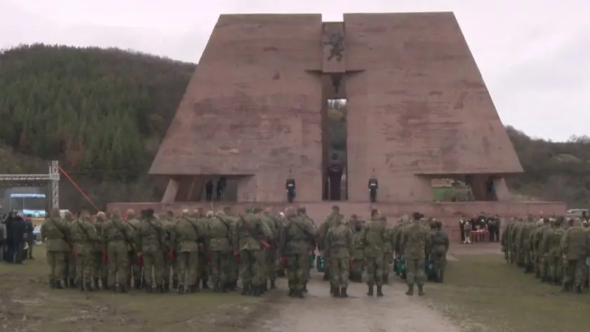 Сухопътните войски отбелязаха 147 години от създаването си