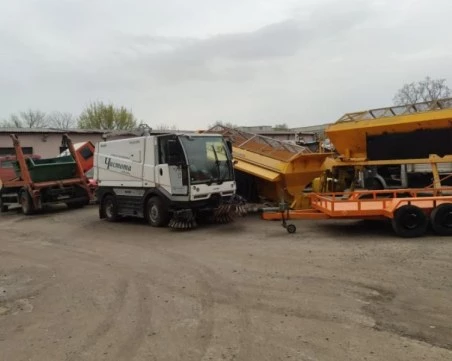 Община Пловдив дава над 2 млн. лв. за нова техника за почистване и поддържане на парковете