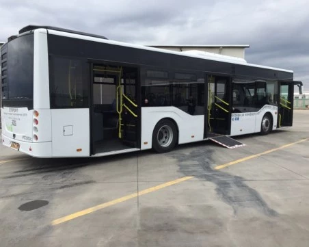 В последния момент: Кметът и Държиков завишиха условията за автобусите за поръчката за 29-те линии