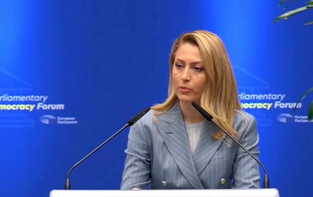 Рая Назарян благодари на евроинституциите за подкрепата за влизането в еврозоната