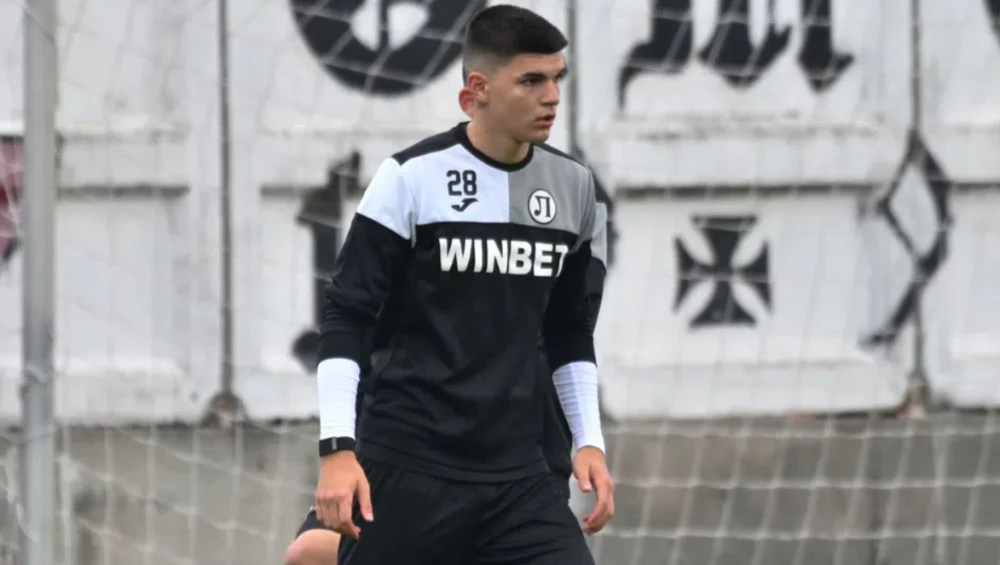 Синът на Валери Божинов тренира с първия отбор на Локо