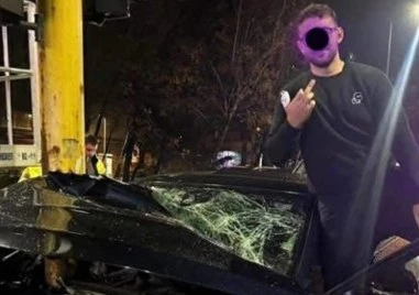 19-годишен показа среден пръст до потрошената си след катастрофа кола в София