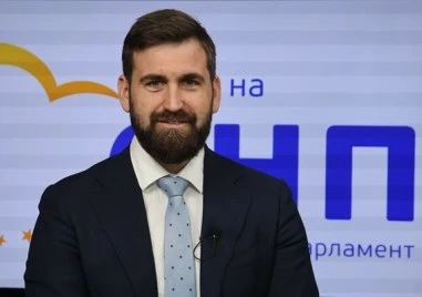 Андрей Новаков: Увеличаваме с 10% обема на ръчния багаж в самолета и ще влиза в цената на билета