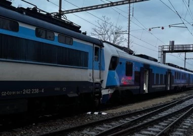 Два влака се удариха в Чехия, десетки са ранени