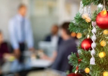 Как ще се заплаща трудът на обявените за почивни 31 декември и 2 януари