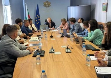 МОН организира дискусия за ограничаване на социалните мрежи за деца