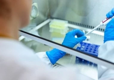 Учени тестват лекува ли рак ваксина за COVID-19