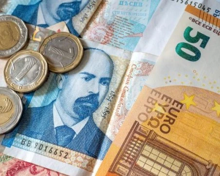 Еврото идва Част 3: Еврото и България - какво печелим и какво рискуваме