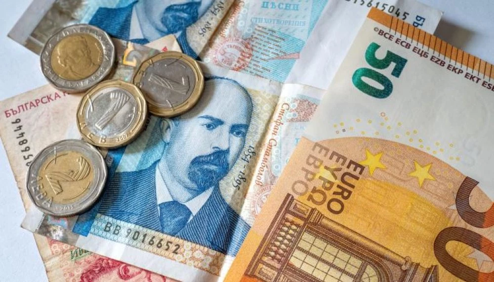 Еврото идва Част 3: Еврото и България - какво печелим и какво рискуваме