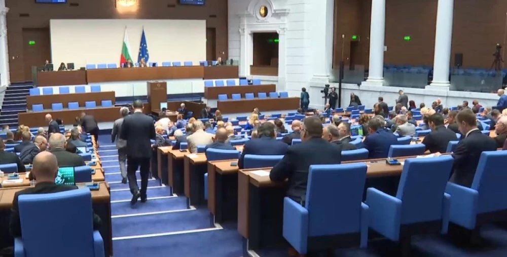 Народното събрание прие на първо четене бюджета на ДОО за 2026 година