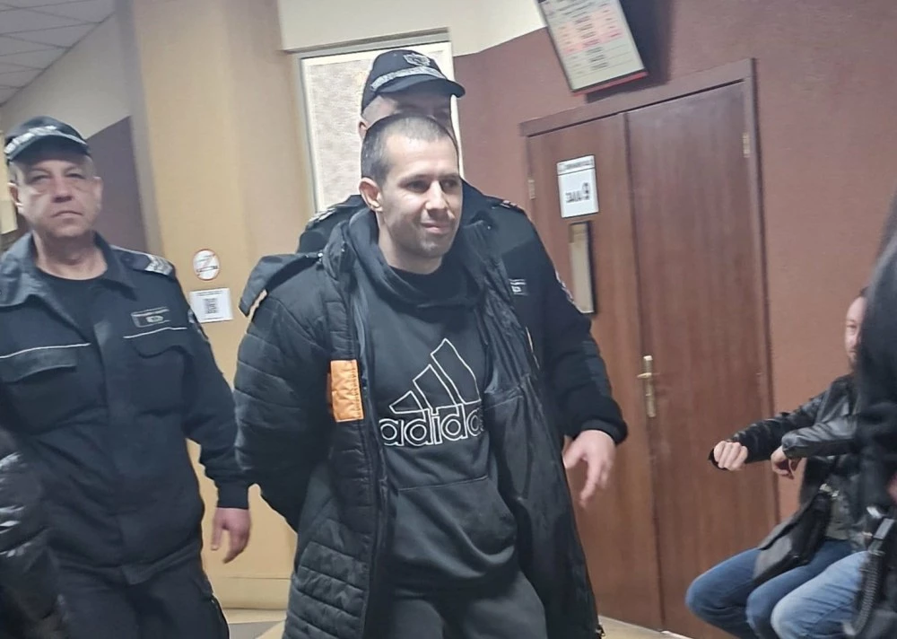 Профилна снимка във Facebook закова пловдивчанин, бягал с килограм марихуана от полицията