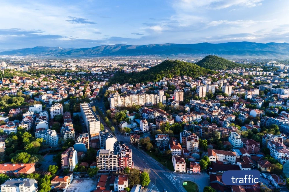 Жълт код за силен вятър в 18 области на страната, в Пловдив - до 19 градуса