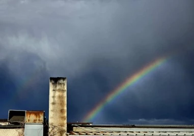 Феерия от цветове озари небето над Пловдив