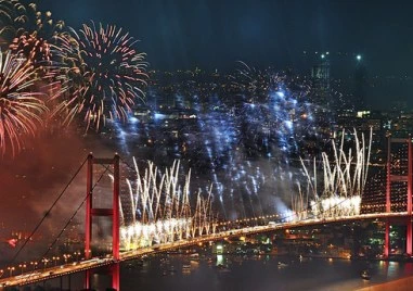 Нова година 2026: Къде излиза по-изгодно да празнуваме – у нас или в чужбина?