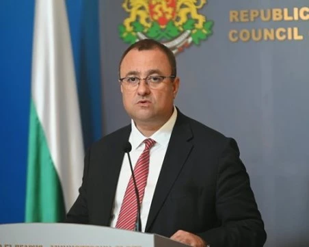 Министър Иванов: Плащаме за грешките на ПП-ДБ, защото държавата е осъдена