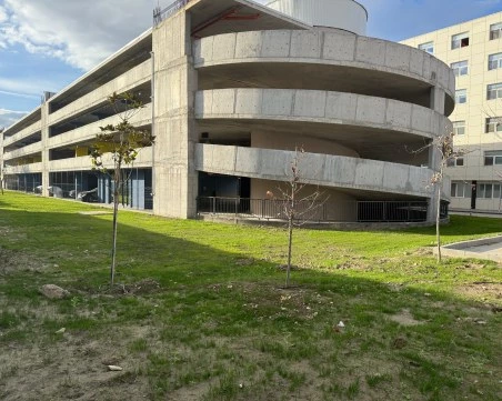 Нов многоетажен паркинг започна работа в район 