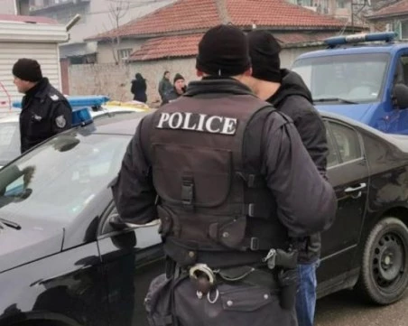 Полицията разкри инсценирана кражба на злато и пари от апартамента в Столипиново