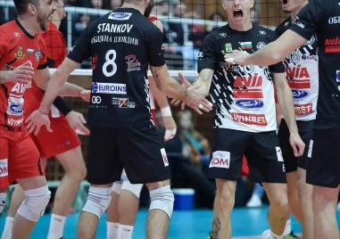 Волейболният Локомотив с 4 от 4