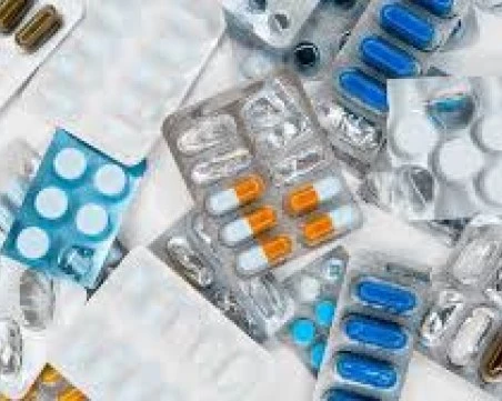 Спецакция в търговски обекти – иззеха лекарства, забранени за продажба у нас