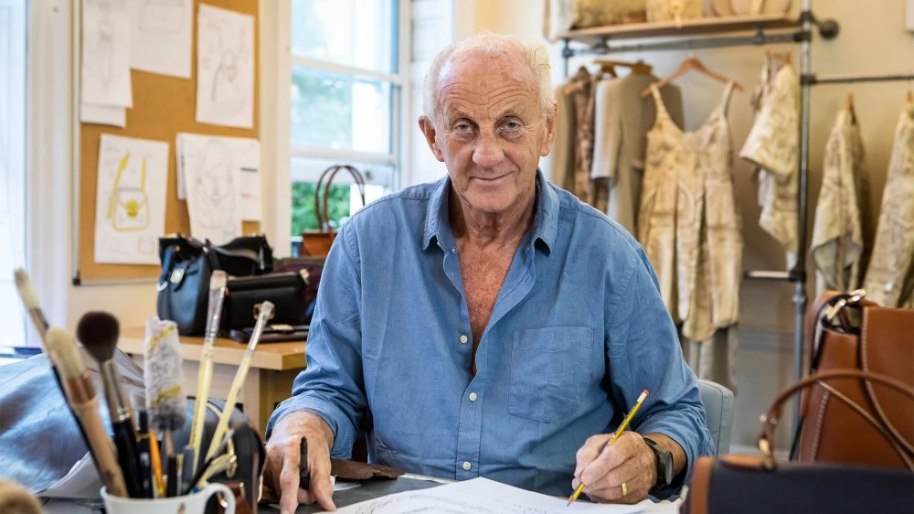 Почина личният дизайнер на принцеса Даяна Пол Костело