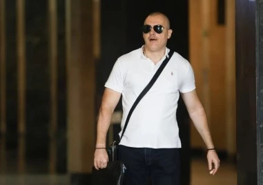 Окончателно: Друг състав ще гледа делото срещу Петър Илиев за плагиатство от труд на Наталия Киселова