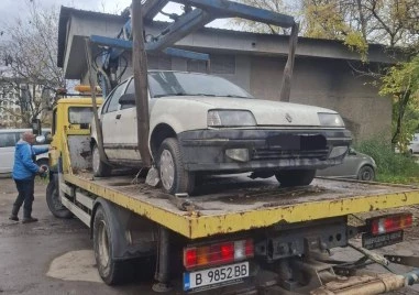 Репатрираха излезли от употреба автомобили в „Северен