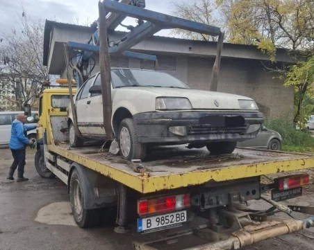 Репатрираха излезли от употреба автомобили в „Северен