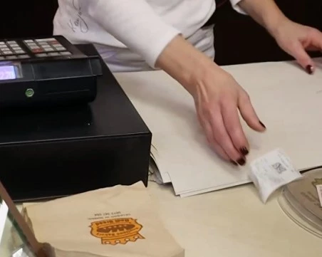 Търговци с притеснения как ще си набавят евро за разплащане с клиенти след 1 януари