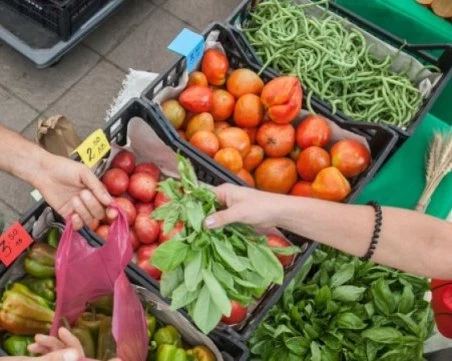 Цените на плодовете и зеленчуците по борсите у нас продължават да спадат