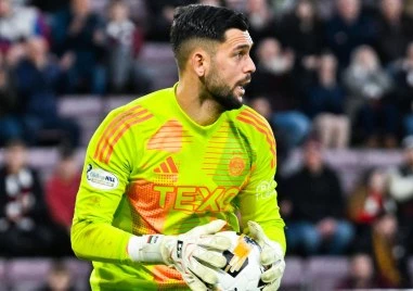 Митов със суха мрежа при победа срещу лидера в Шотландия