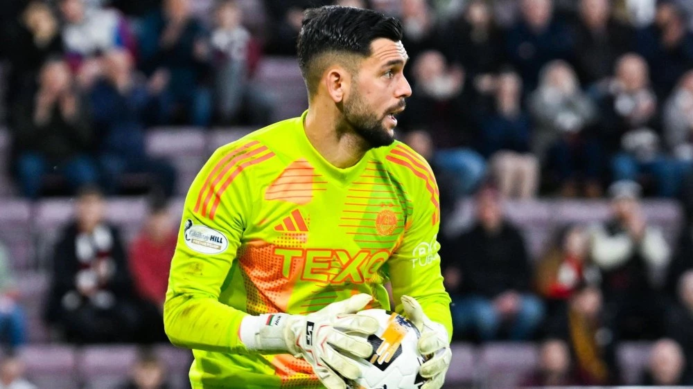 Митов със суха мрежа при победа срещу лидера в Шотландия