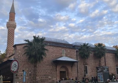 Предимно облачно в Пловдив днес, в половината страна - жълт код за силен вятър