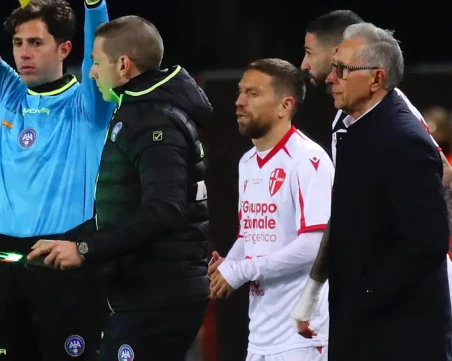 Световни шампиони се завърнаха в игра след повече от две години извън терените