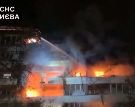 Заплаха от ракетни удари за цяла Украйна: Мощни експлозии убиха един и раниха 7 души в Киев