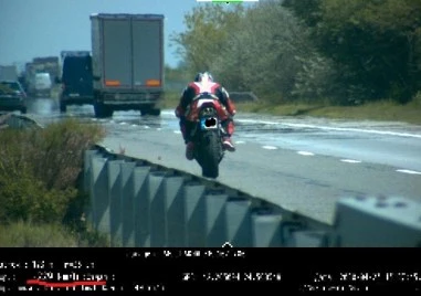 Моторист летя с над 120 км/ч. на пътя Пловдив-Асеновград, абсурдни обстоятелства „бутнаха” глобата