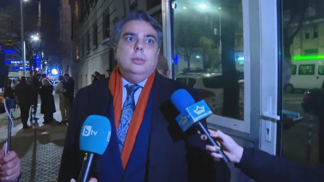 Асен Василев: Протестът трябва да се опази мирен. Опитваме се да говорим с полицията