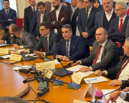 Блокада в Бюджетната комисия: Извънредно заседание предизвика сблъсък в присъствието на НСО