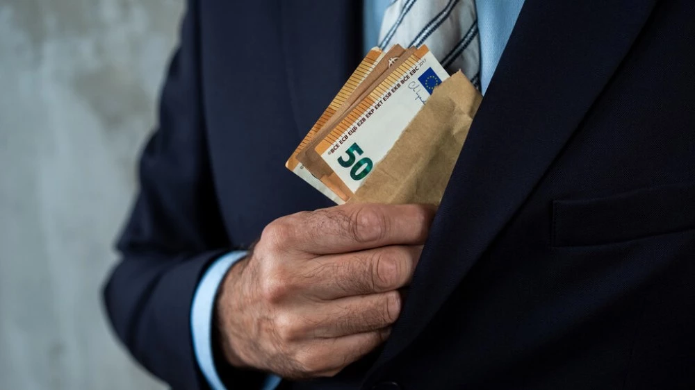 Антикорупционната комисия разследва схема за имотни измами и пране на пари, свързана с „Величие