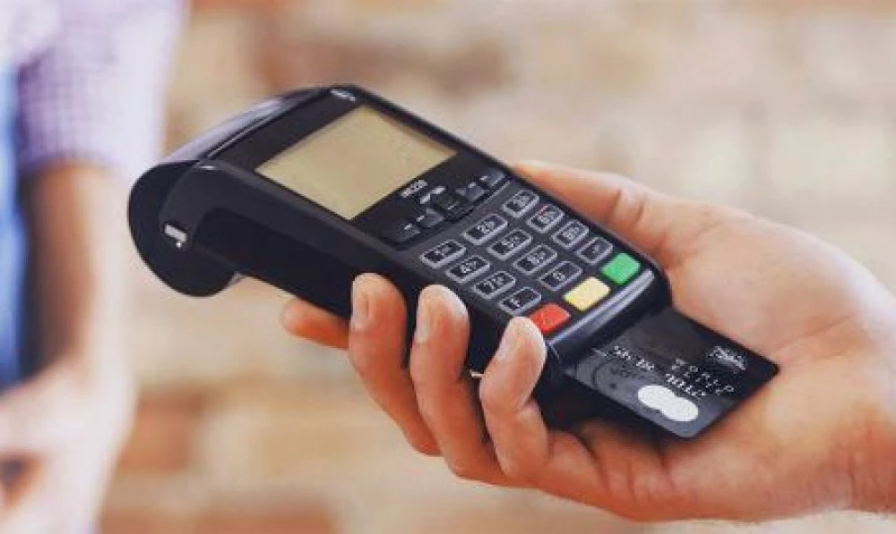 Новогодишна нощ оставаме без ПОС терминали: Хотелите и ресторантите ще работят само с кеш