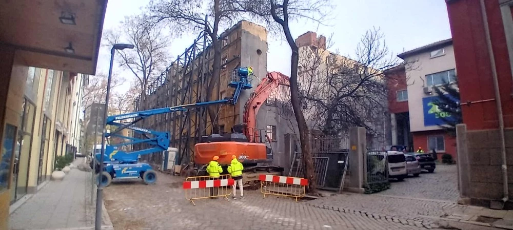 Първият етаж на склада Кудоглу става обществено пространство